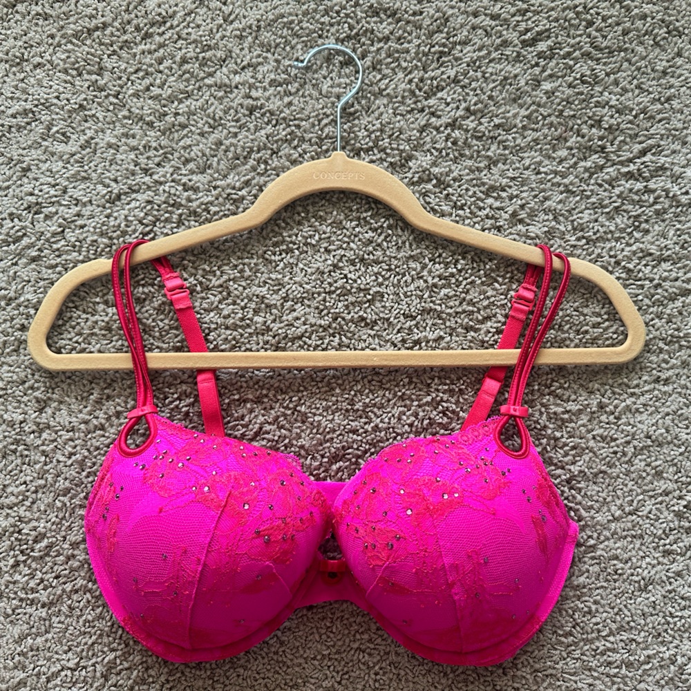 Victoria Secret Sexy Little Things Demi Push Up Bra Size 34D.